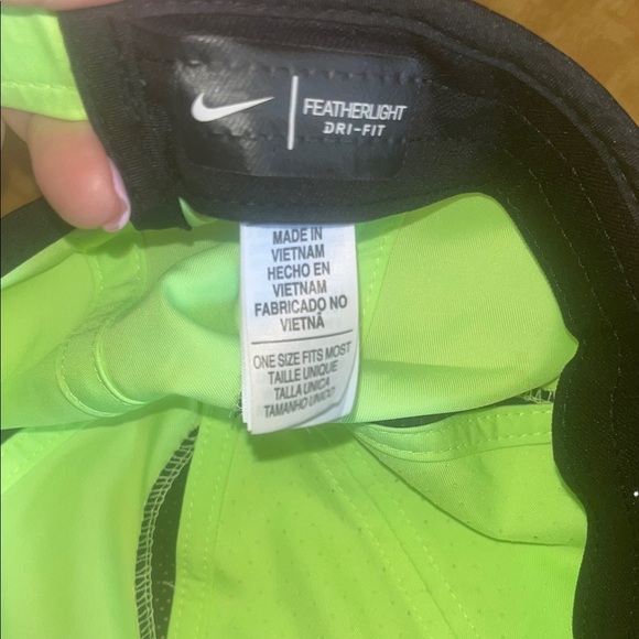 Nike Bright Neon Green Sports Cap - Picture 8 of 9